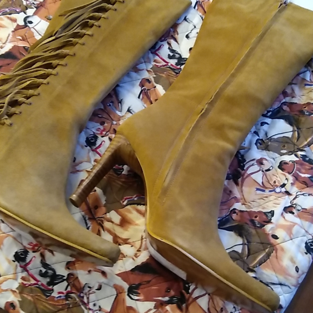 New Mia Tierney Tan Boots